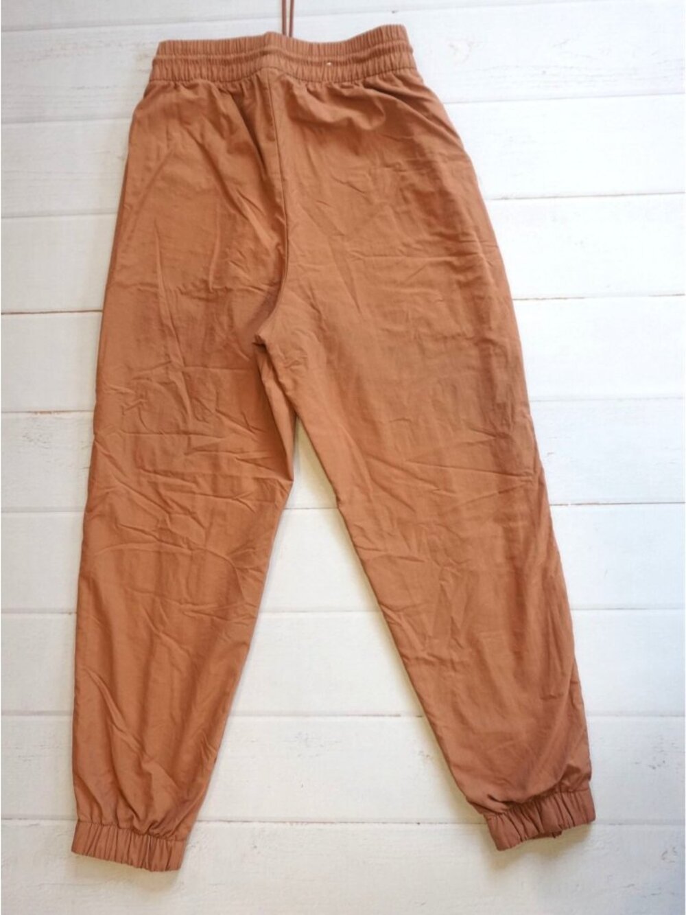 GapFit Womens Brown Crinkle Jogger Pants - SIze S - Picture 4 of 10